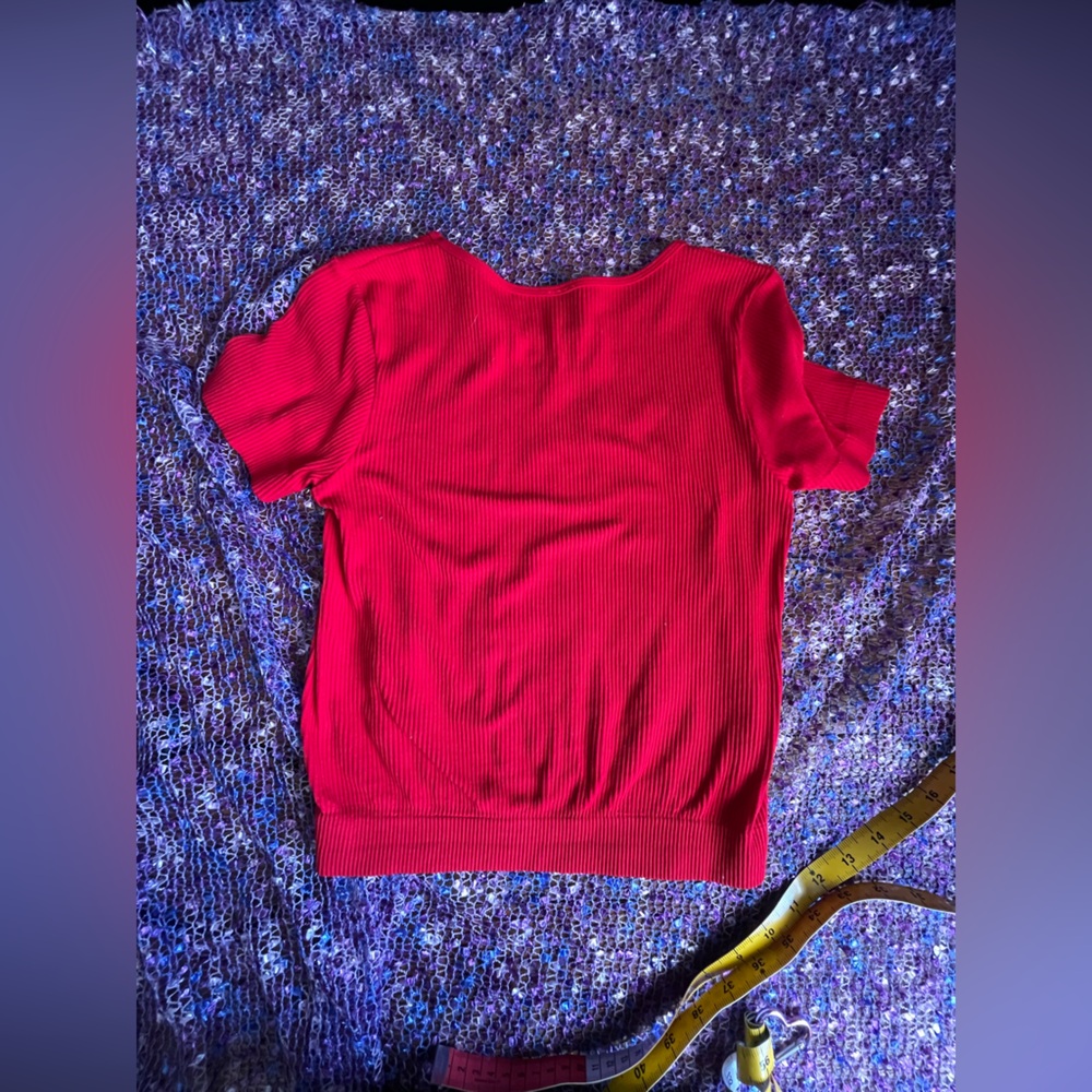 Bright Red Top - Picture 4 of 5